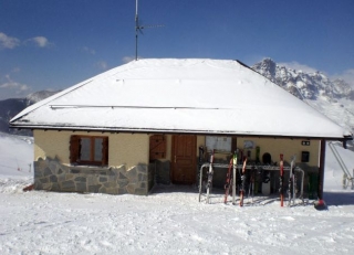 las oficinas en pista de la escuela